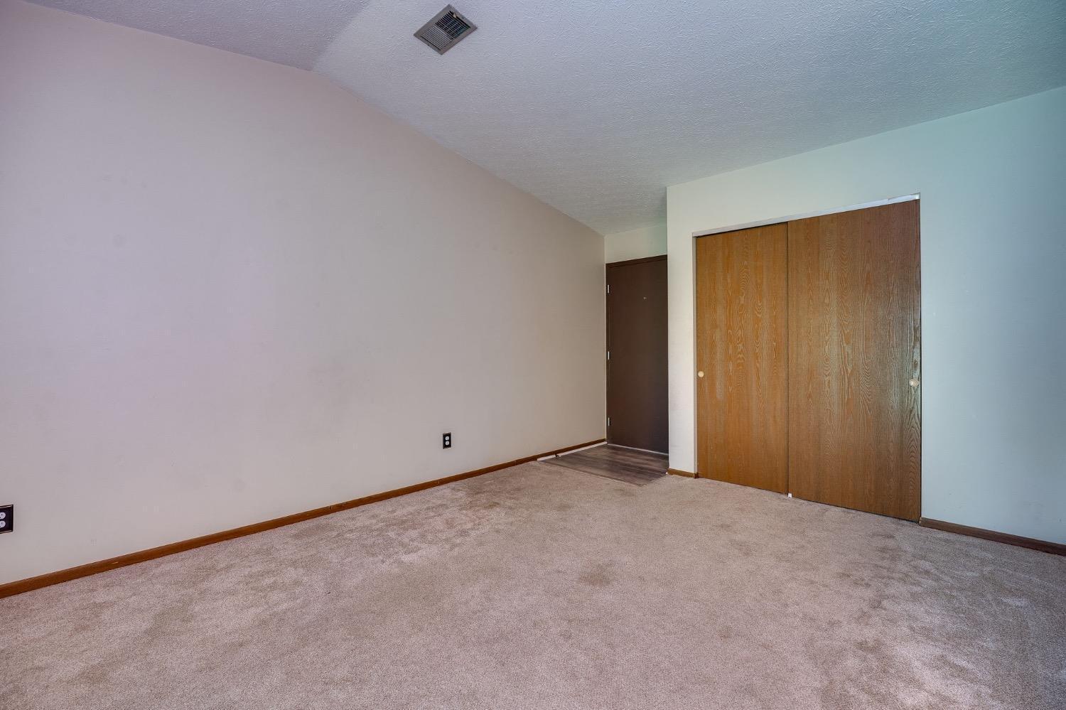 522 Riddle Road, Unit 23 Cincinnati, OH 45220 - Photo 10 of 25 Gallery Image 10