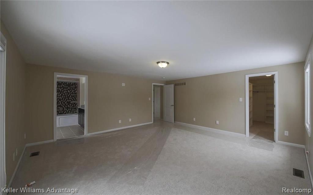 36932 Fox Run Farmington Hills, MI 48331 - Photo 29 of 37