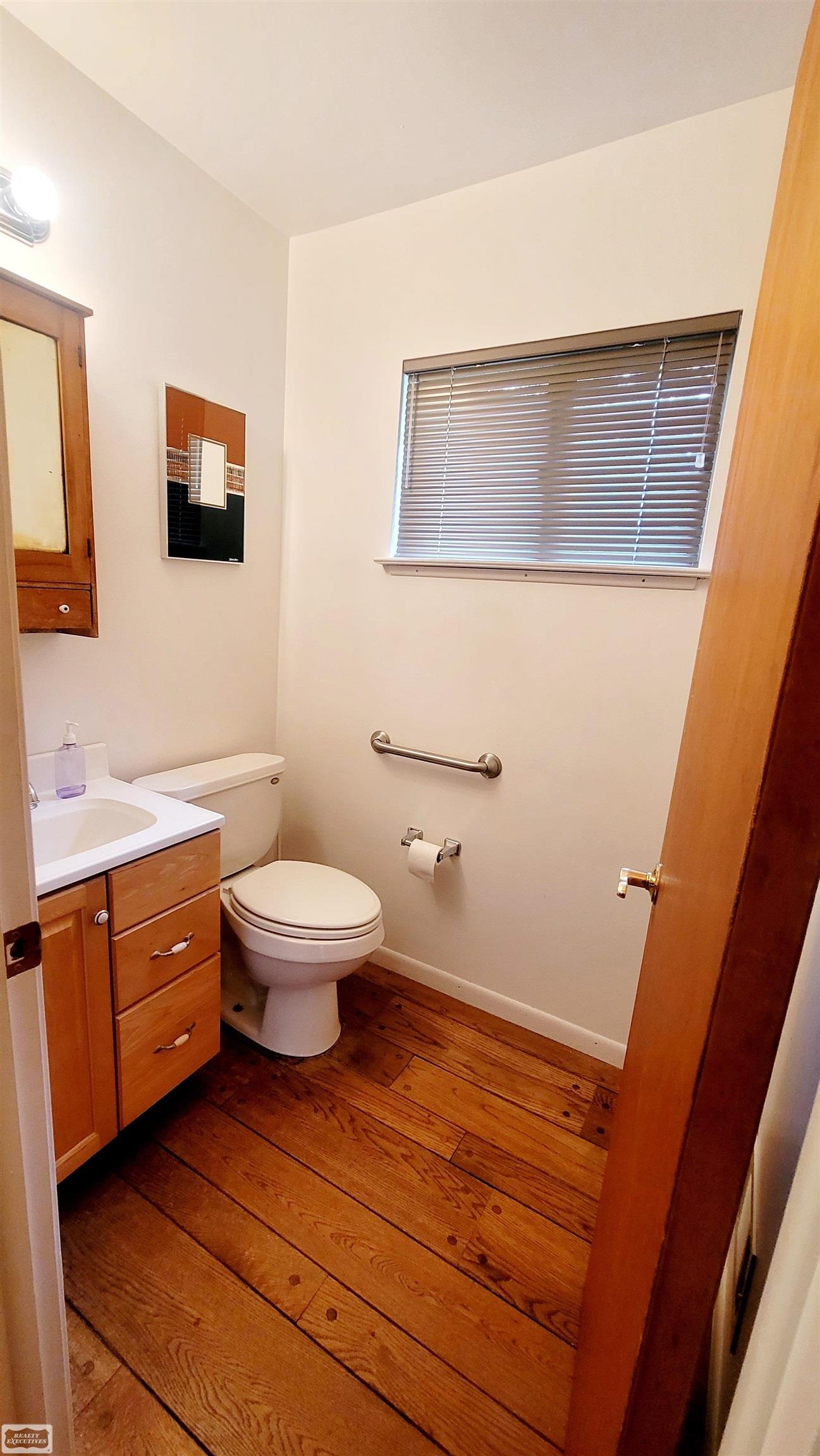 3307 Spring Meadow Drive Rochester, MI 48306 - Photo 13 of 18 50141228-b6b7f66e-d493-4d84-b1b2-741f4112cf05.JPG
