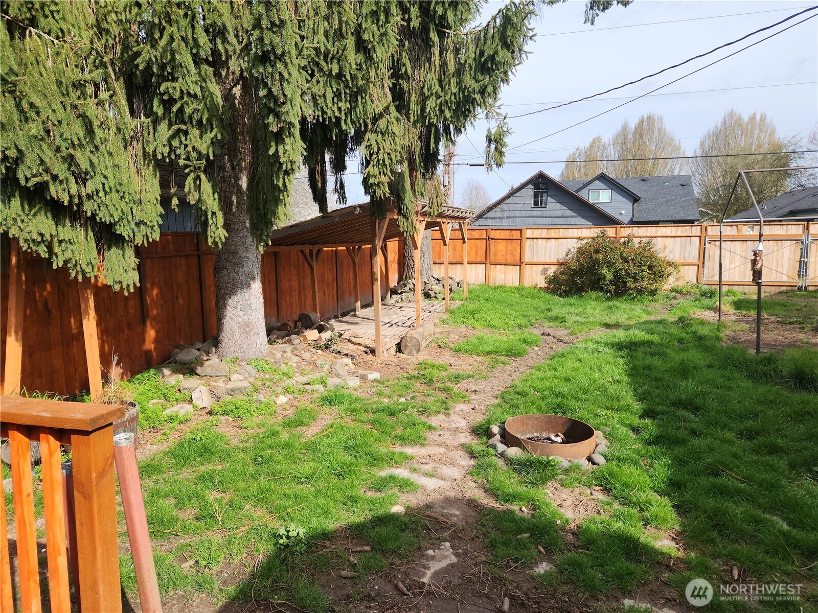 2902 Dover Street Longview, WA 98632 - Photo 8 of 23 a view of backyard with green space