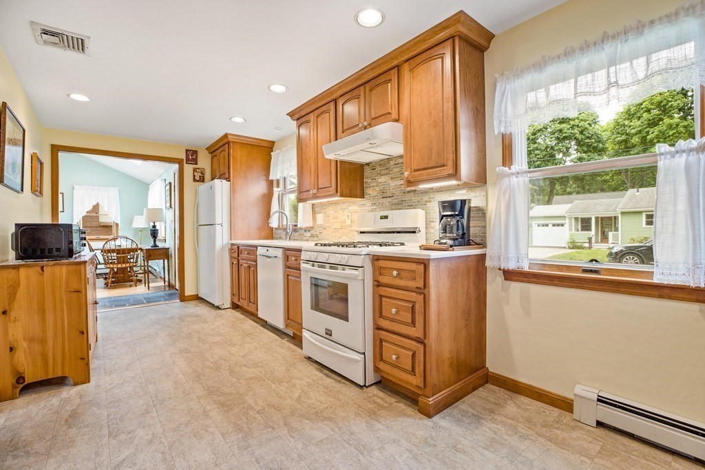 4 Marshall Road Hingham, MA 02043 - Photo 8 of 28 Gallery Image 8