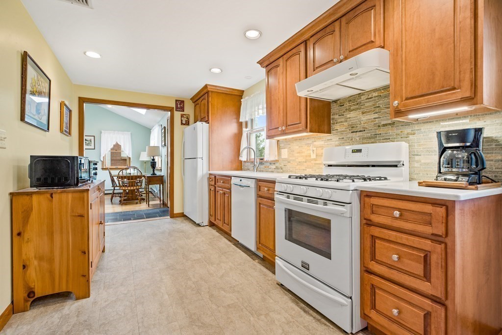 4 Marshall Road Hingham, MA 02043 - Photo 9 of 28 Gallery Image 9