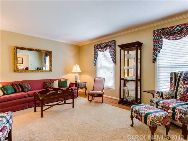 6304 Sharon Acres Road Charlotte, NC 28210 - Photo 4 of 16 Gallery Image 4