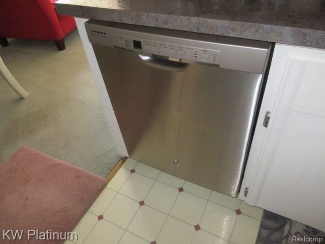 51182 South Foster Road New Baltimore, MI 48047 - Photo 19 of 42 IMG_7232.JPG
