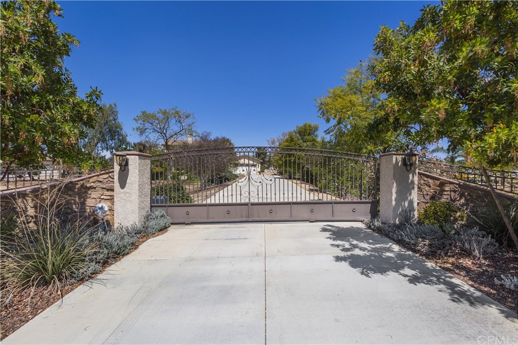 16920 Edge Gate Drive Riverside, CA 92504 - Photo 2 of 67