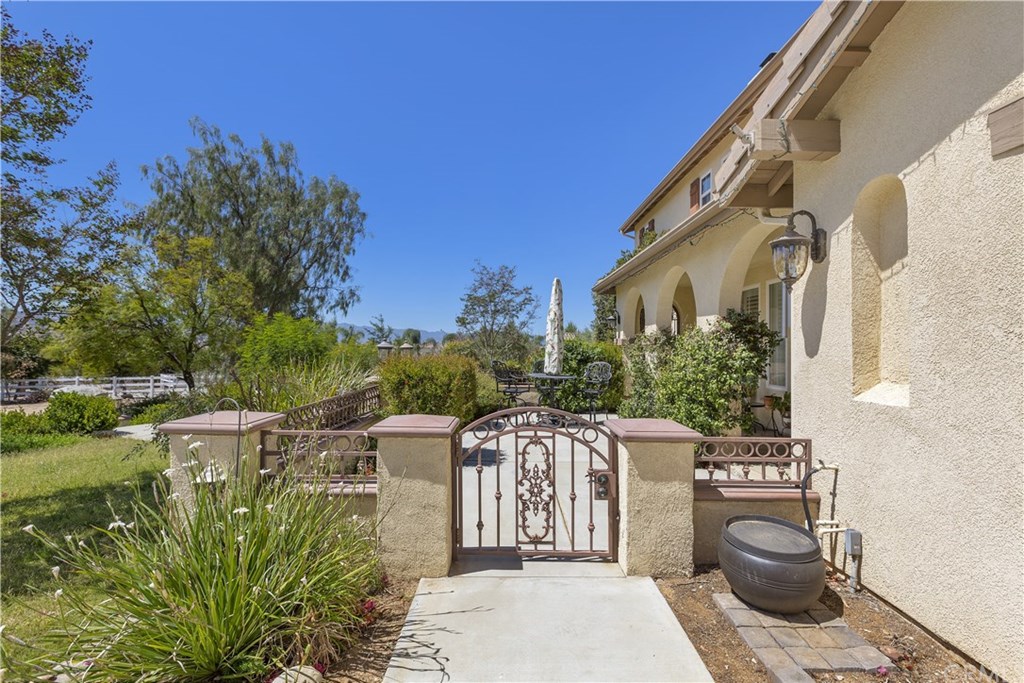 16920 Edge Gate Drive Riverside, CA 92504 - Photo 13 of 67