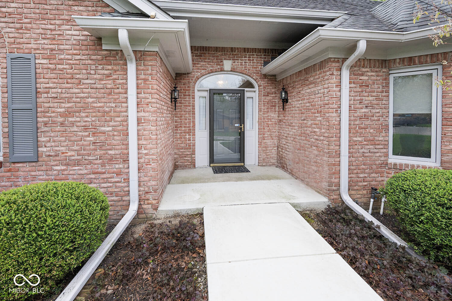 5165 Hawks Point Road Indianapolis, IN 46226 - Photo 3 of 47