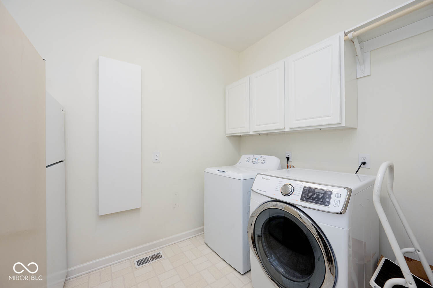 5165 Hawks Point Road Indianapolis, IN 46226 - Photo 31 of 47