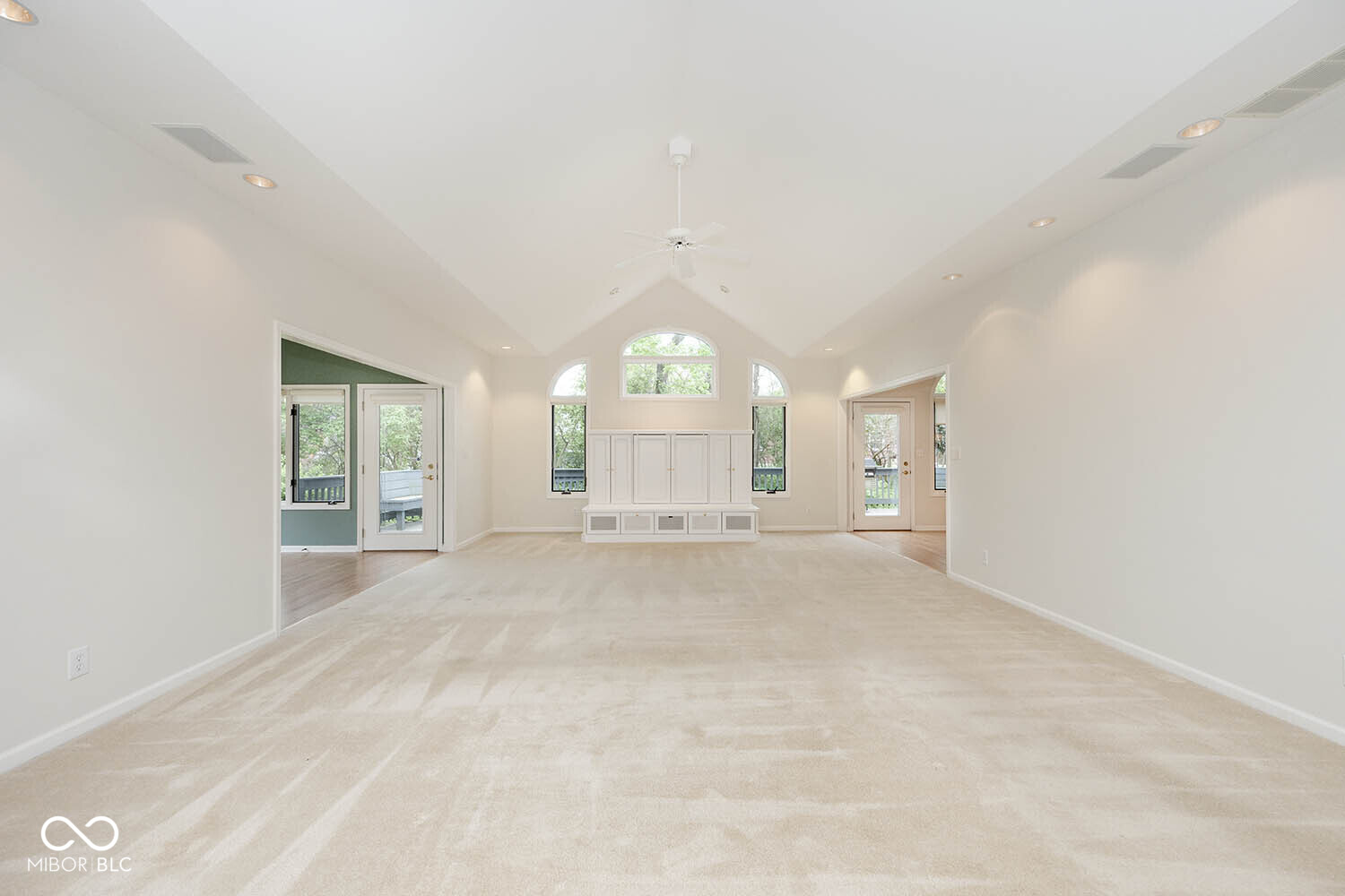 5165 Hawks Point Road Indianapolis, IN 46226 - Photo 5 of 47