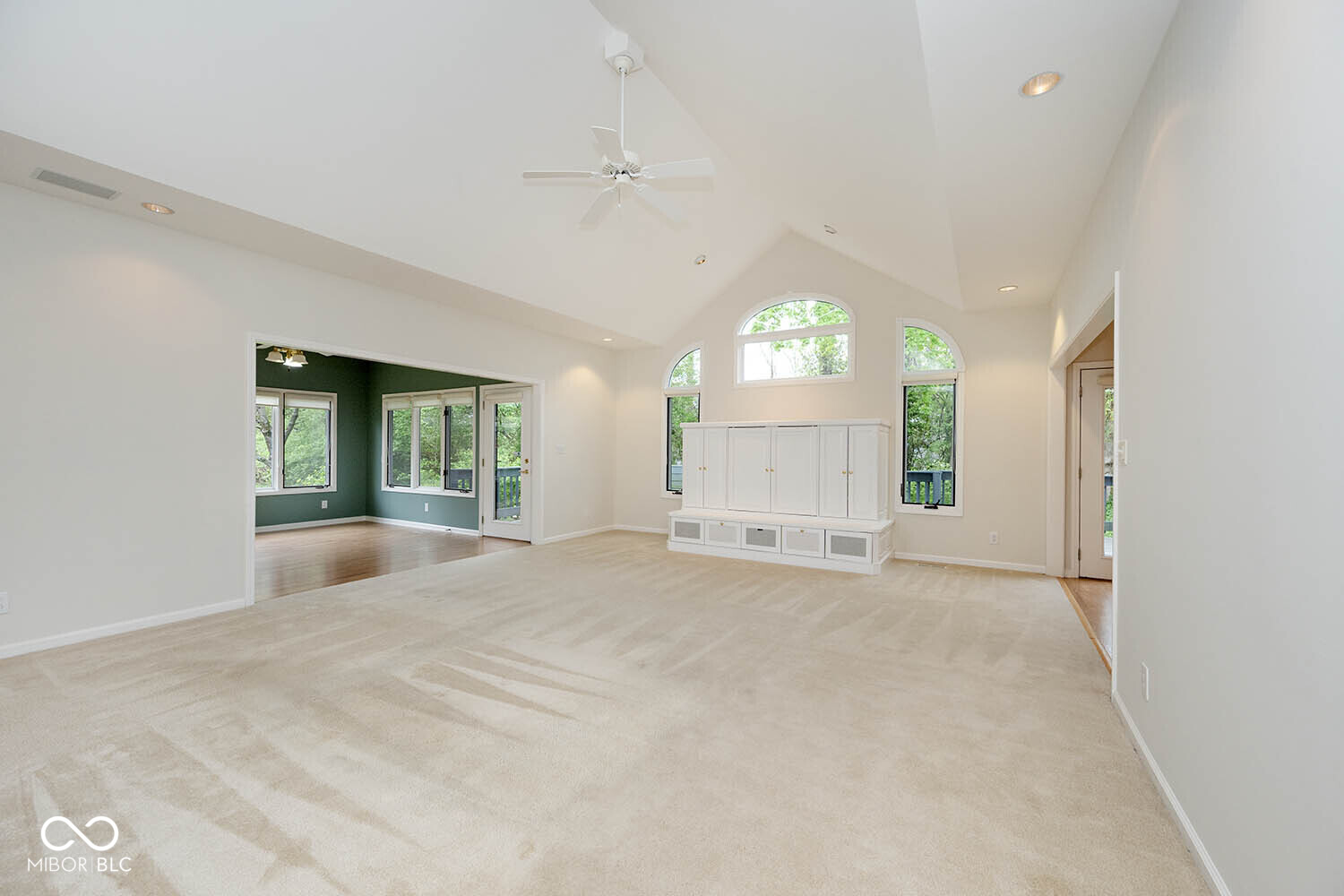 5165 Hawks Point Road Indianapolis, IN 46226 - Photo 6 of 47