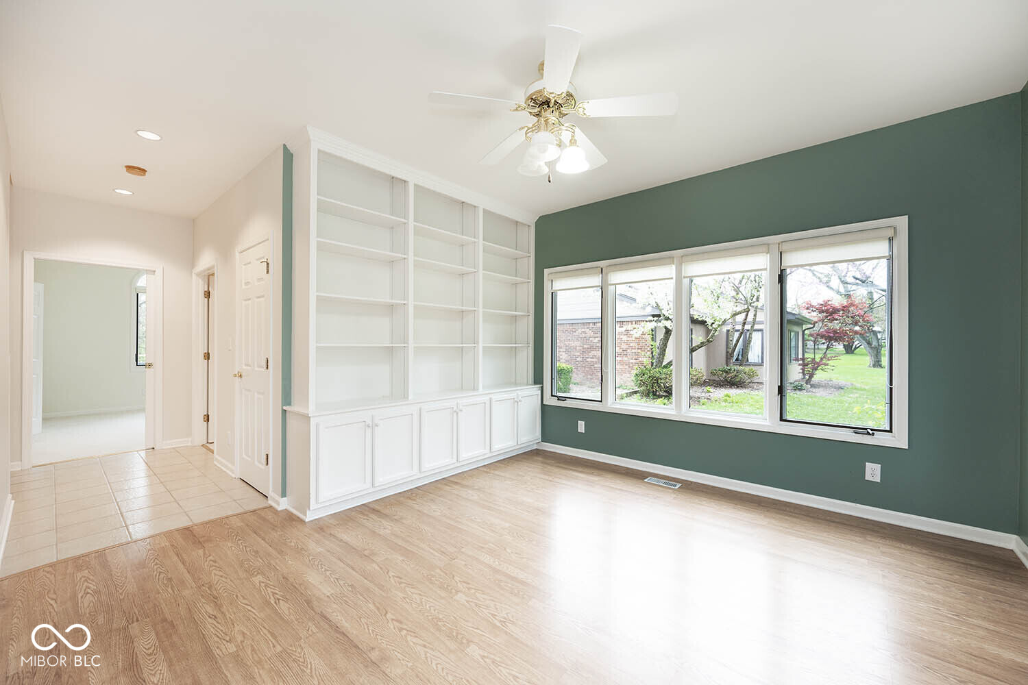 5165 Hawks Point Road Indianapolis, IN 46226 - Photo 8 of 47