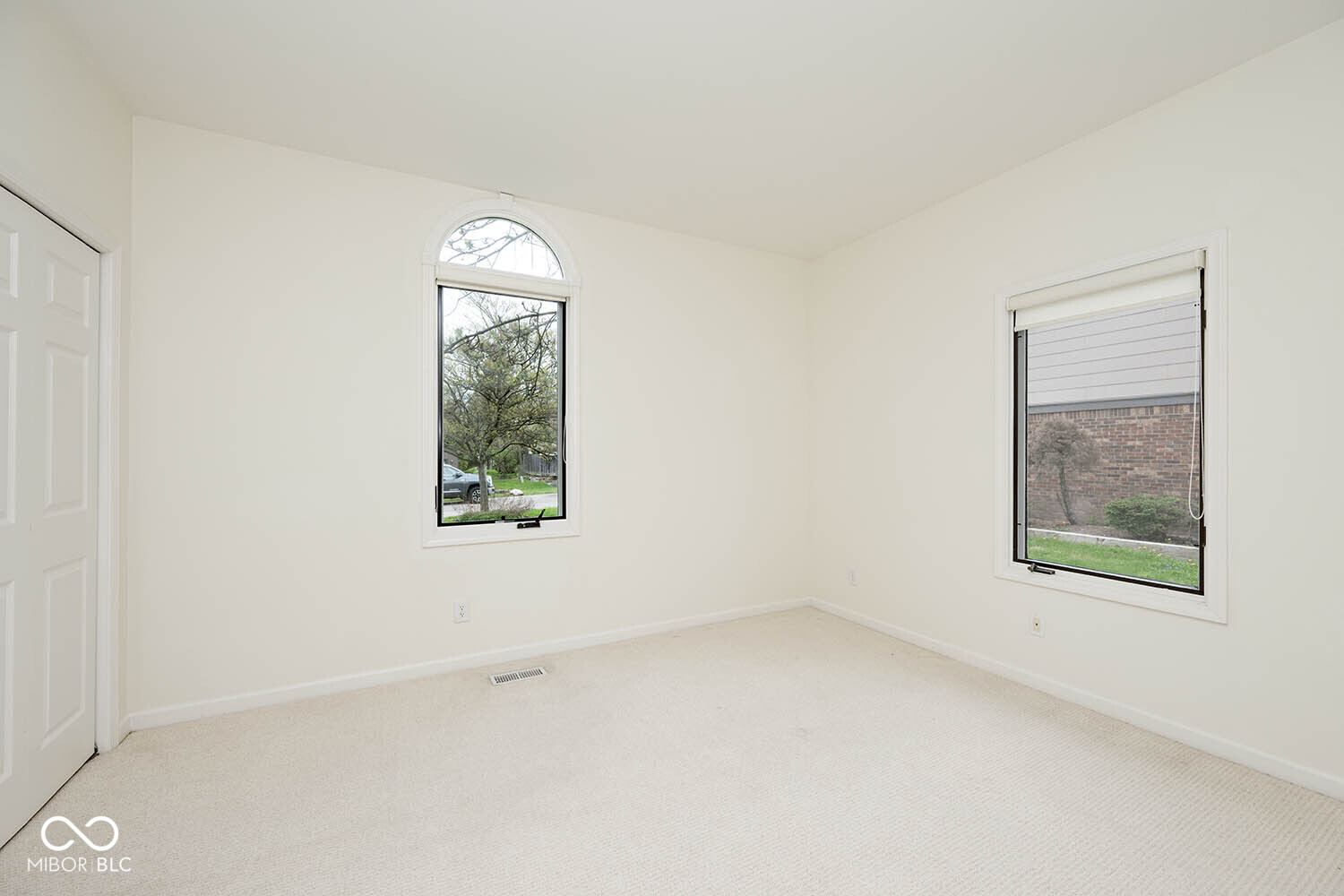 5165 Hawks Point Road Indianapolis, IN 46226 - Photo 9 of 47