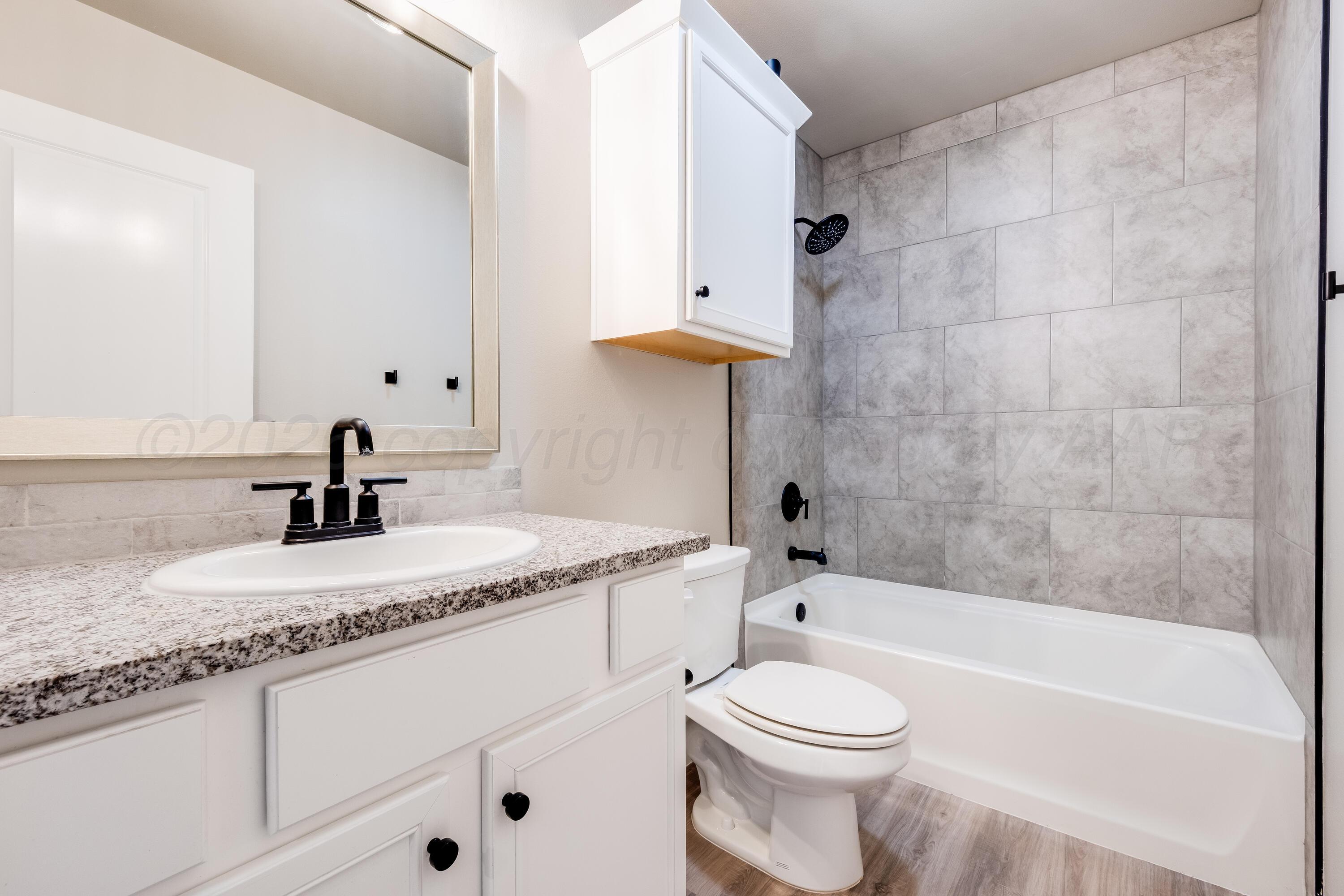 1639 Montaluse Road Amarillo, TX 79118 - Photo 20 of 31 Bathroom 2 - 1
