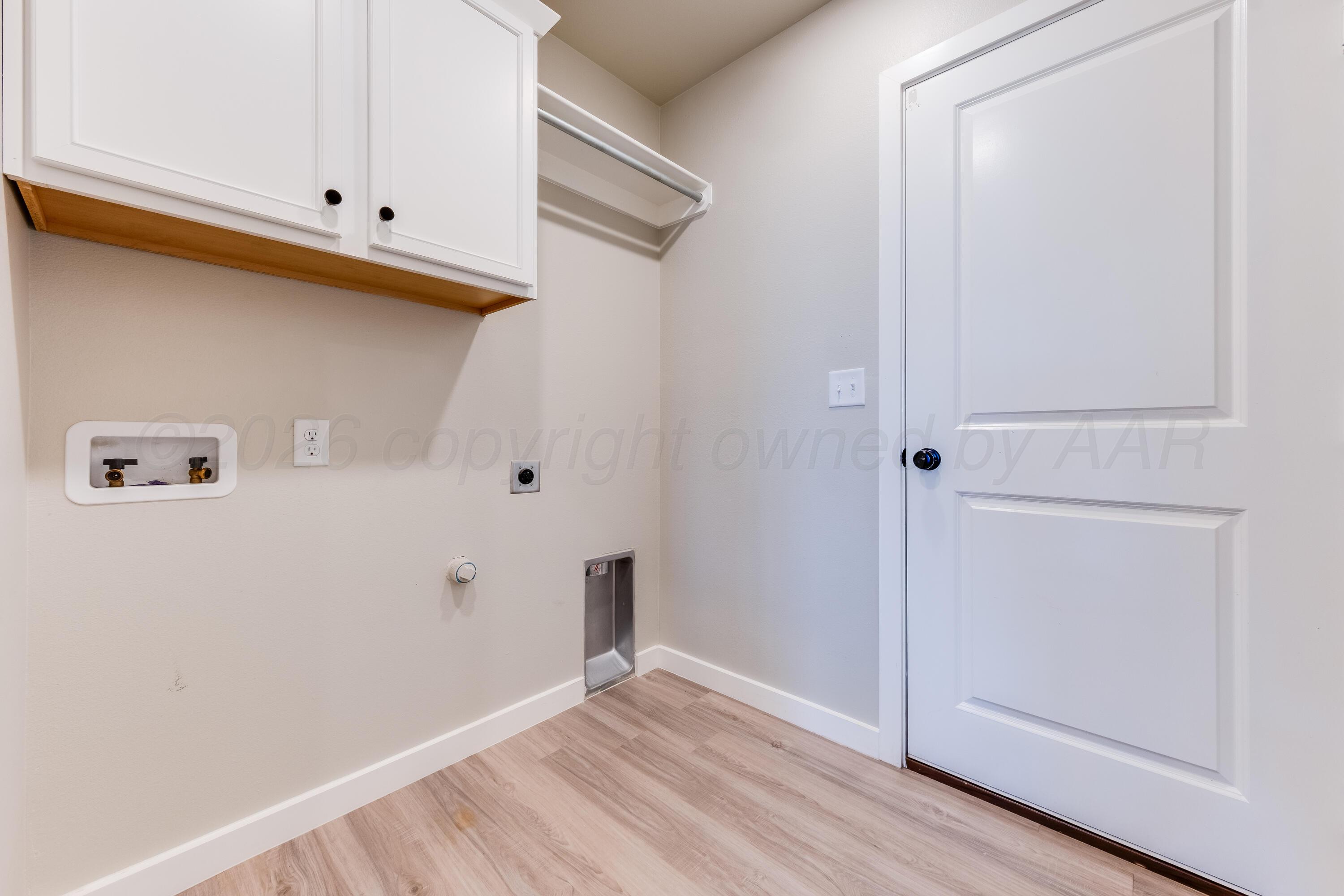 1639 Montaluse Road Amarillo, TX 79118 - Photo 25 of 31 Utility Room