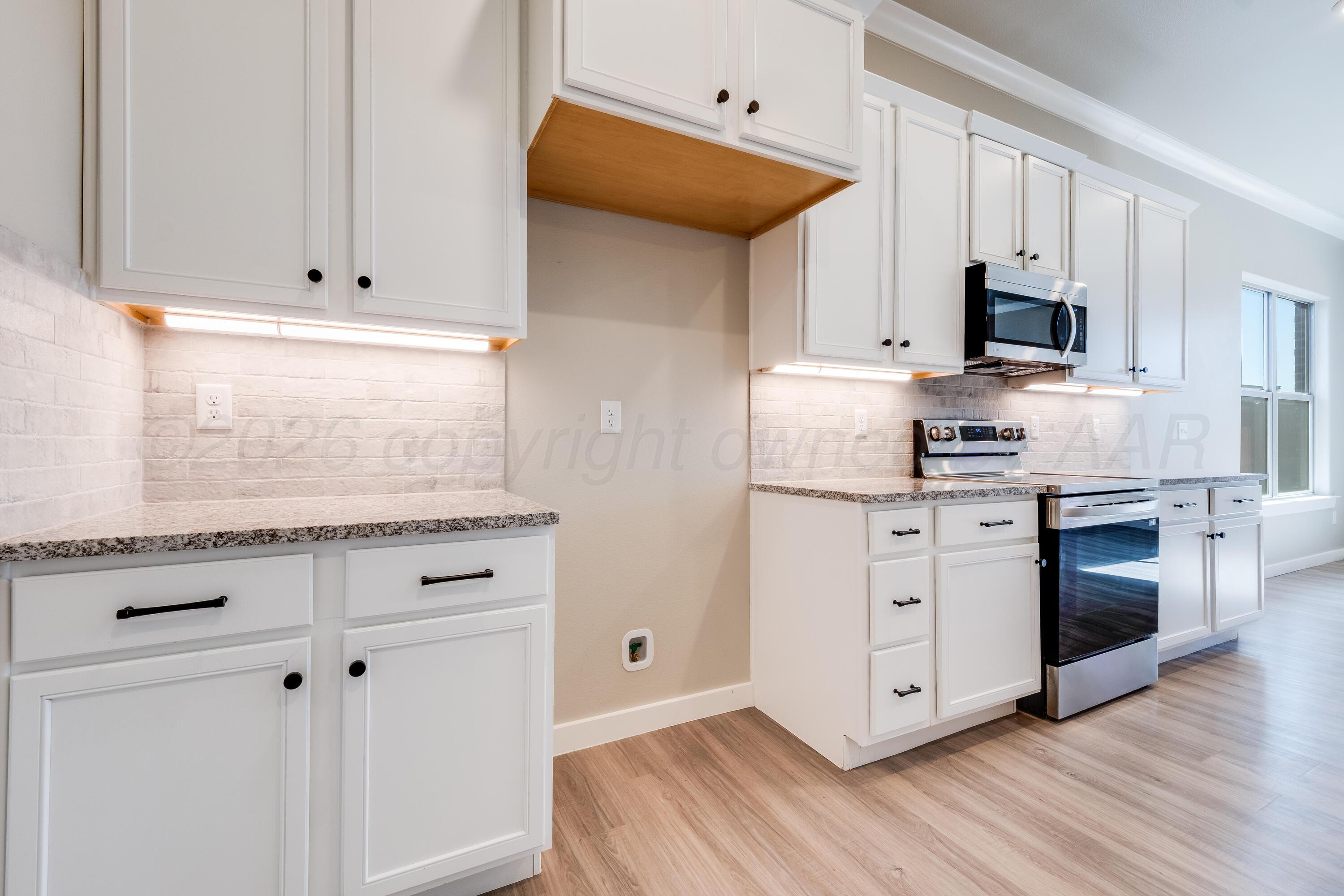 1639 Montaluse Road Amarillo, TX 79118 - Photo 8 of 31 Kitchen - 3