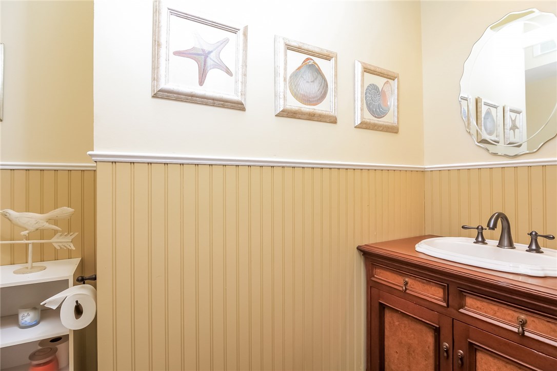1079 Corn Neck Road Block Island, RI 02807 - Photo 22 of 42