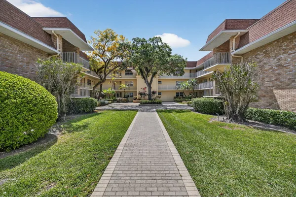 $129,900 | 5510 Tamberlane Circle, Unit 148, Palm Beach Gardens, FL 33418