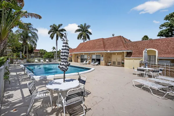 $129,900 | 5510 Tamberlane Circle, Unit 148, Palm Beach Gardens, FL 33418