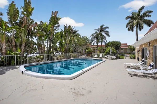 $129,900 | 5510 Tamberlane Circle, Unit 148, Palm Beach Gardens, FL 33418