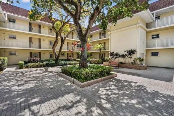 $129,900 | 5510 Tamberlane Circle, Unit 148, Palm Beach Gardens, FL 33418