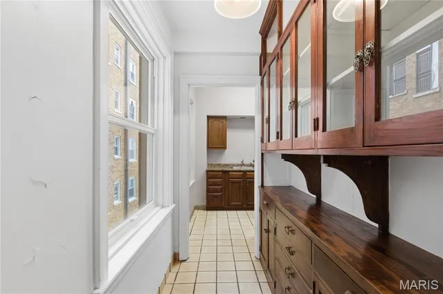 $300,000 | 709 South Skinker Boulevard, Unit 703, St. Louis, MO 63105