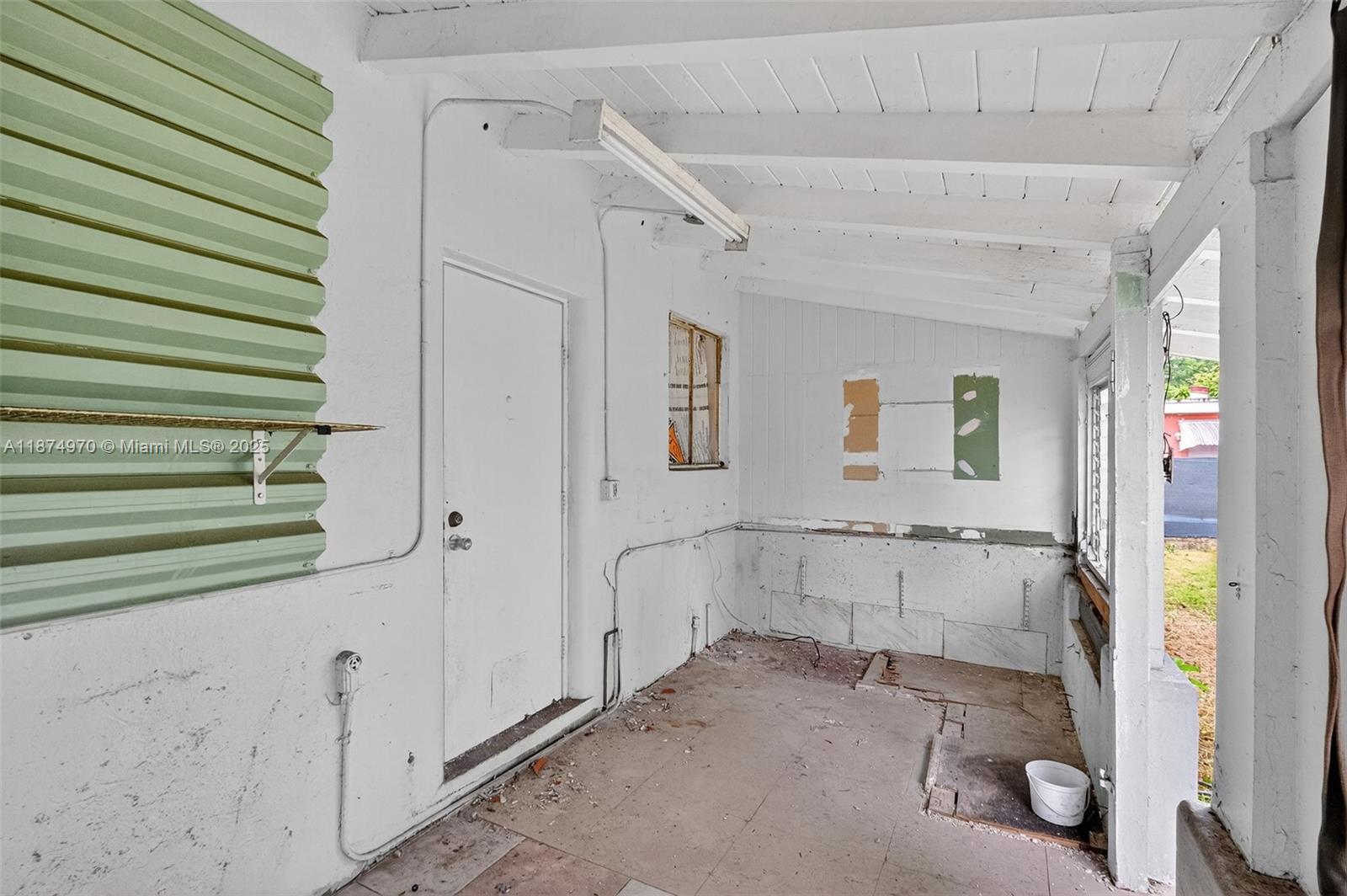 2850 Northwest 4th Street Miami, FL 33125 - Photo 14 of 17 a bathroom with a tub and shower