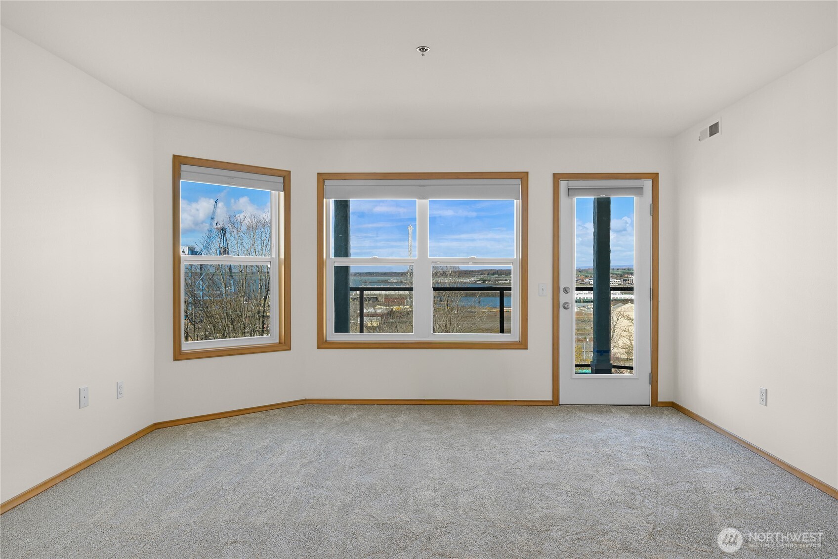 705 North State Street, Unit 301 Bellingham, WA 98225 - Photo 9 of 31
