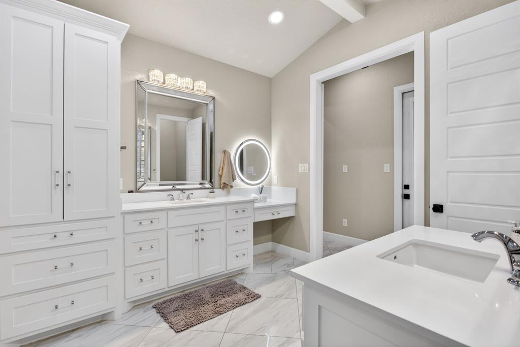 4004 Legend Trail Granbury, TX 76049 - Photo 19 of 33