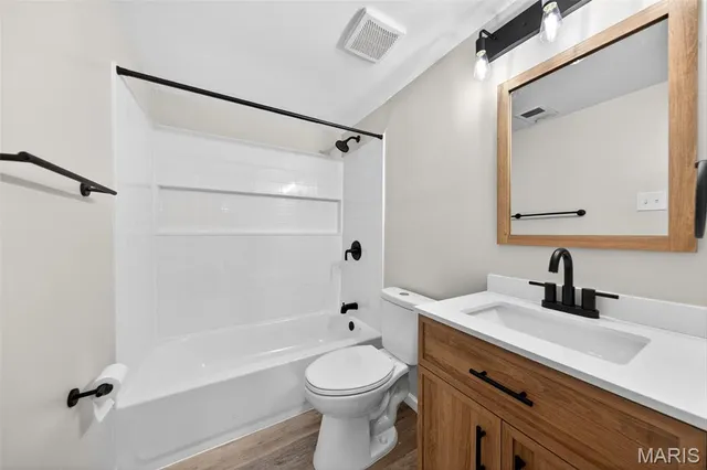 $100,000 | 5766 Westphalia Lane, Unit B, St. Louis, MO 63129