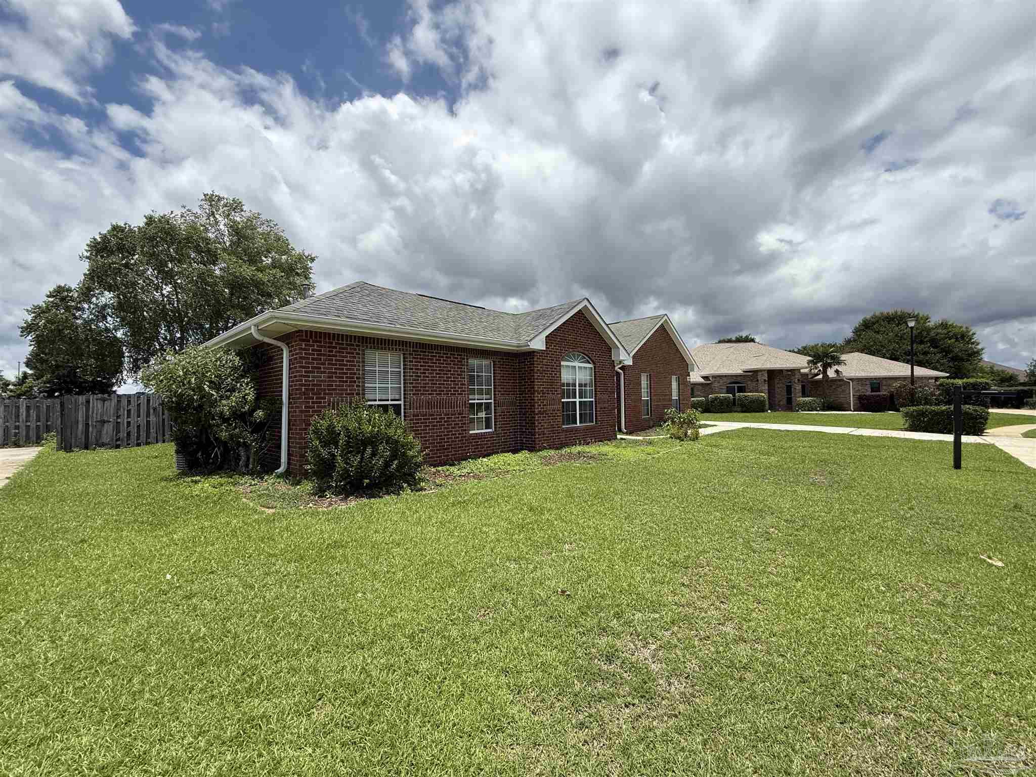 1753 Brightleaf Circle Cantonment, FL 32533 - Photo 4 of 48