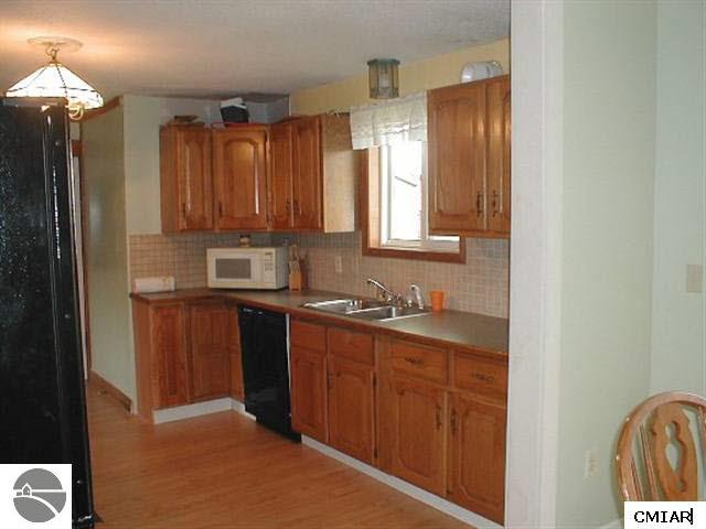 7465 Southeast Countyline Road Merrill, MI 48637 - Photo 4 of 7 1769154-3.JPG