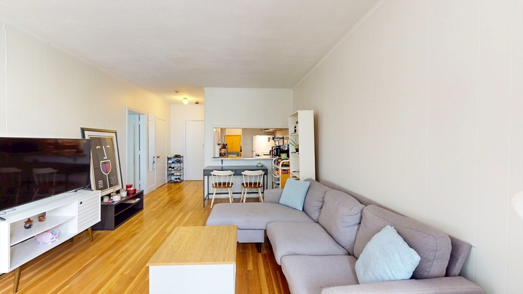 513 Beacon Street, Unit 5 Boston, MA 02215 - Photo 3 of 20