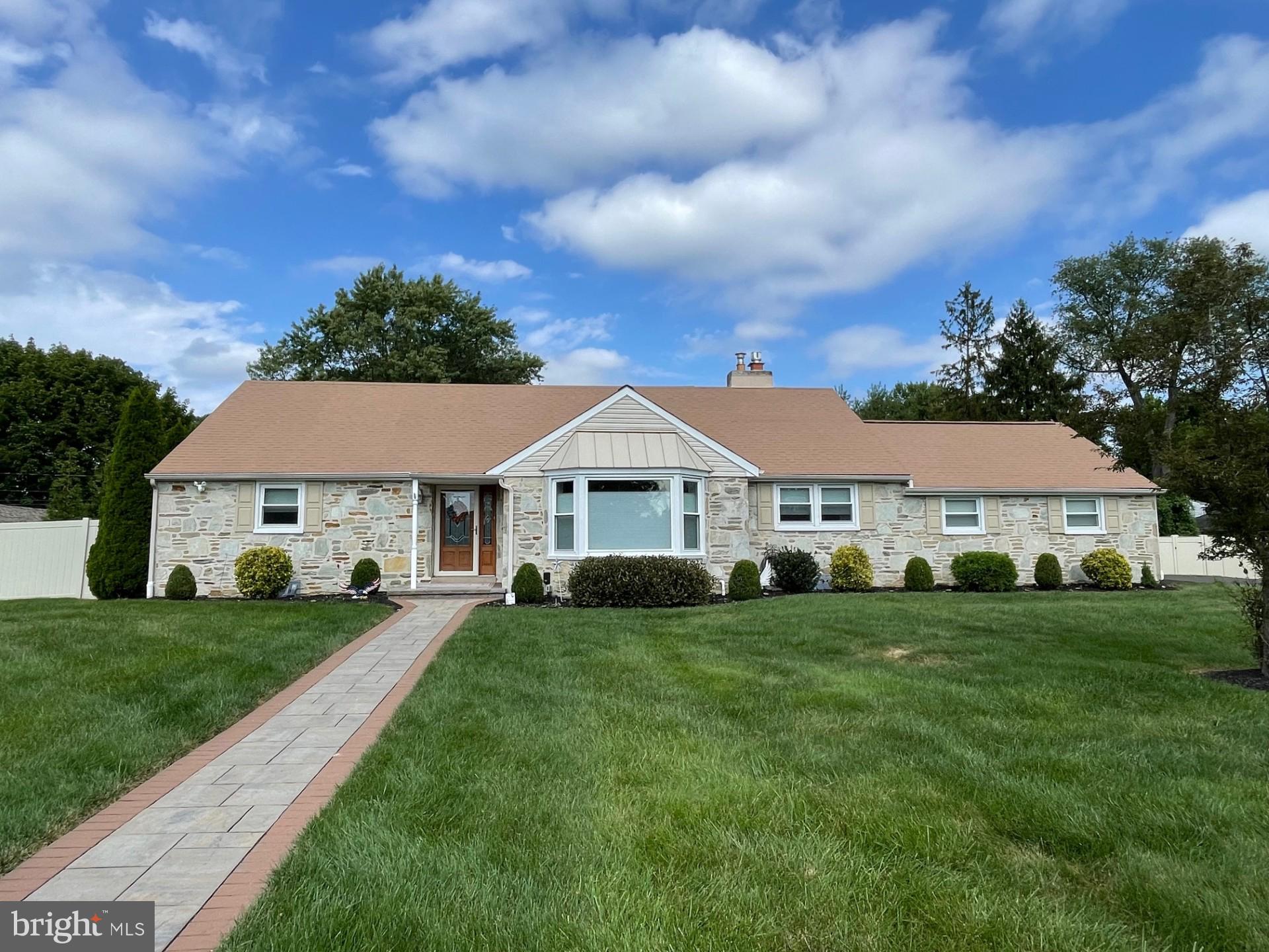 399 Lawrence Road Huntingdon Valley, PA 19006 - Photo 1 of 71 Gallery Image 1