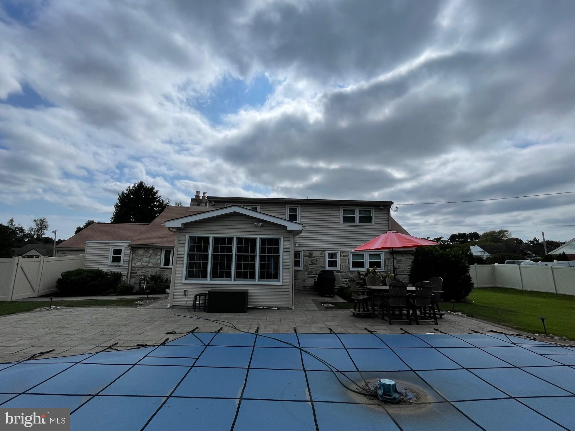 399 Lawrence Road Huntingdon Valley, PA 19006 - Photo 11 of 71 Back