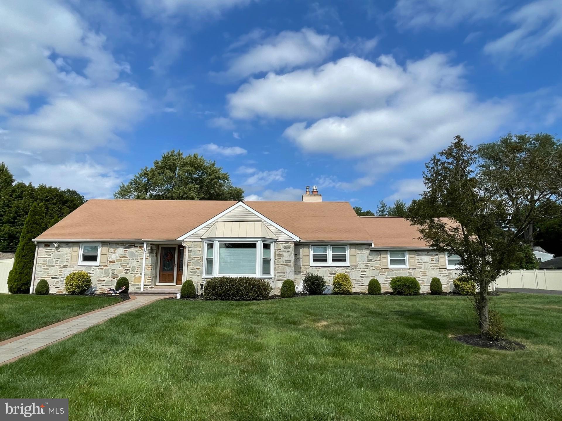 399 Lawrence Road Huntingdon Valley, PA 19006 - Photo 2 of 71 Front
