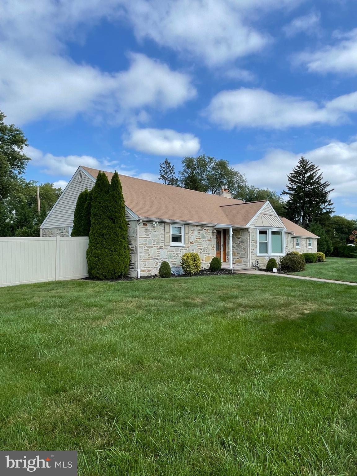 399 Lawrence Road Huntingdon Valley, PA 19006 - Photo 3 of 71 Front