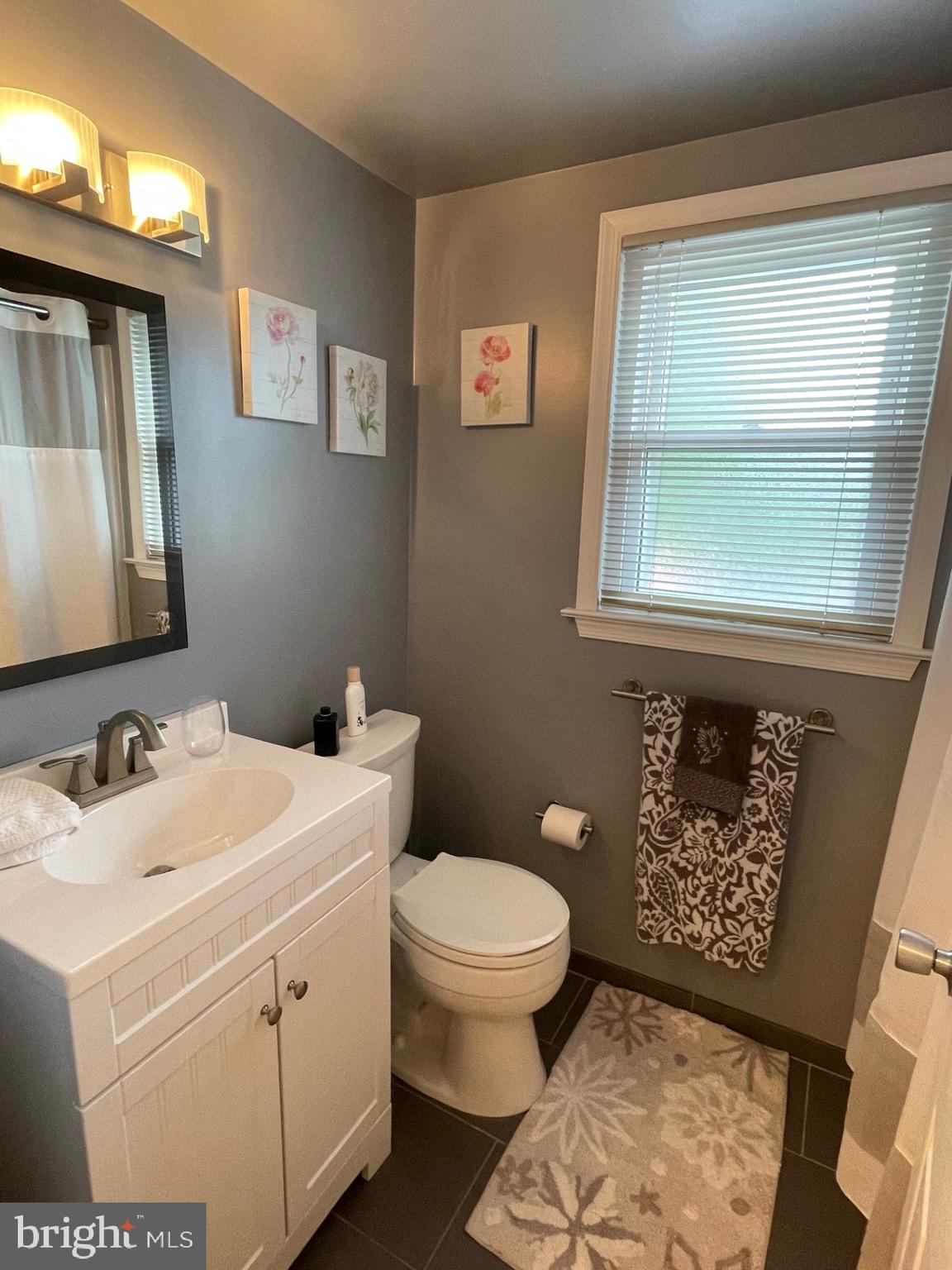 399 Lawrence Road Huntingdon Valley, PA 19006 - Photo 61 of 71 Upstairs full bathroom