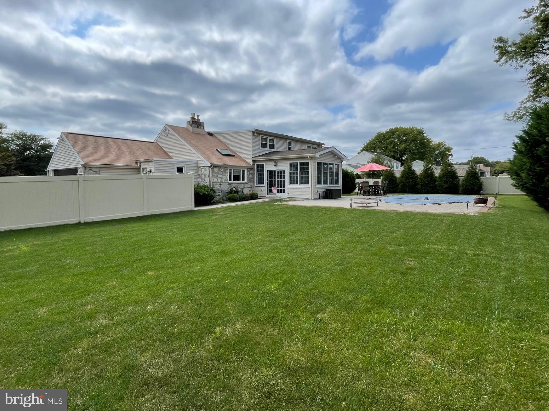 399 Lawrence Road Huntingdon Valley, PA 19006 - Photo 10 of 71 Back