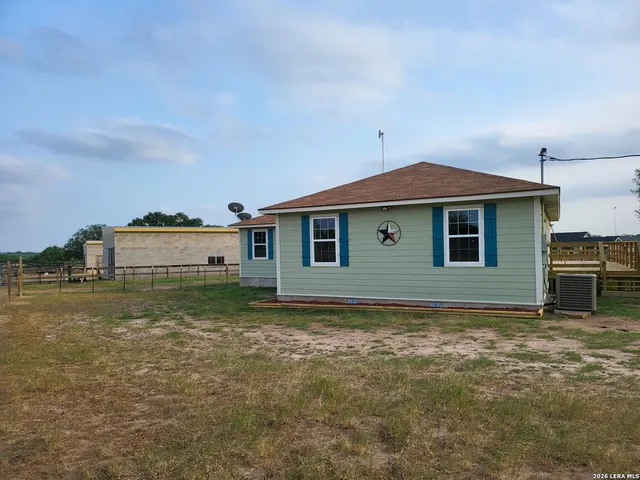 $2,100 | 250 Krystal Ray Lane, Elmendorf, TX 78112