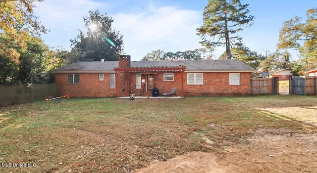 $260,000 | 223 Redbud Drive, Vicksburg, MS 39180
