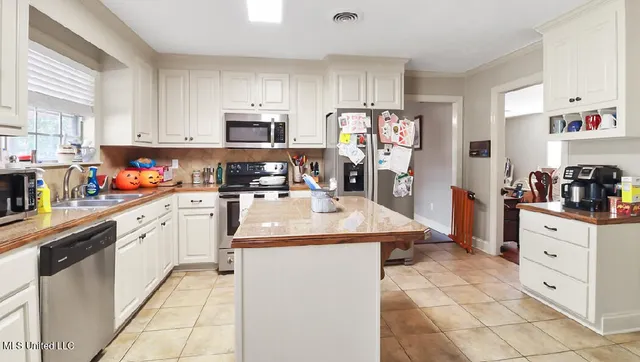 $260,000 | 223 Redbud Drive, Vicksburg, MS 39180