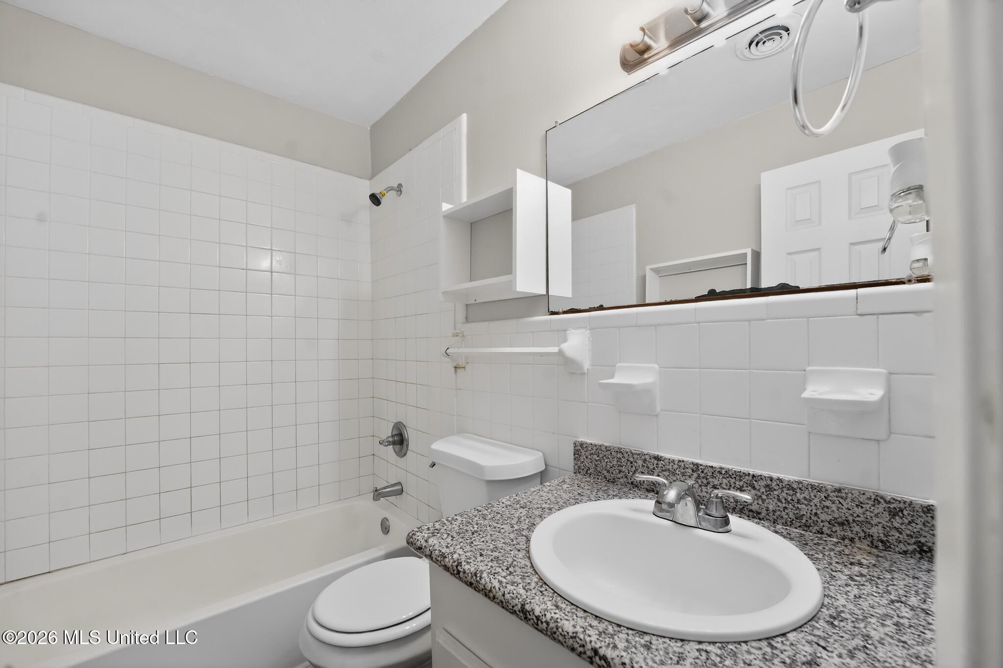 405 Crestview Drive Clinton, MS 39056 - Photo 13 of 20 20_405_Crestview_Dr-Bathroom-8123
