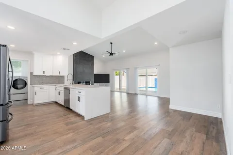 $695,000 | 1411 East Dava Drive, Tempe, AZ 85283