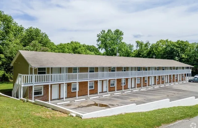 $695 | 405 Beech Street, Unit 9, Clarksville, TN 37042