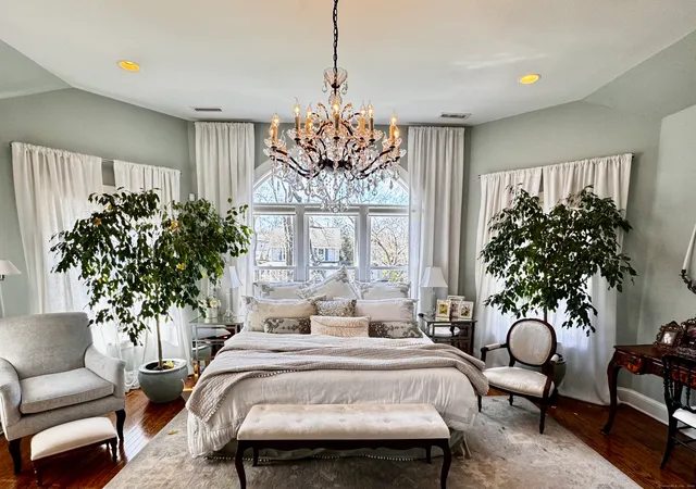 $14,000 | 233 Rowayton Avenue, Norwalk, CT 06853