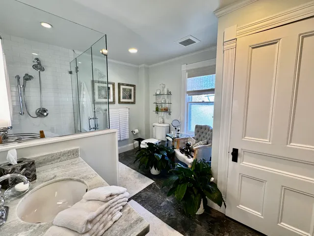 $14,000 | 233 Rowayton Avenue, Norwalk, CT 06853