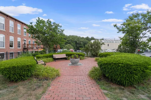 $499,900 | 125 Main Street, Unit 60, Newmarket, NH 03857