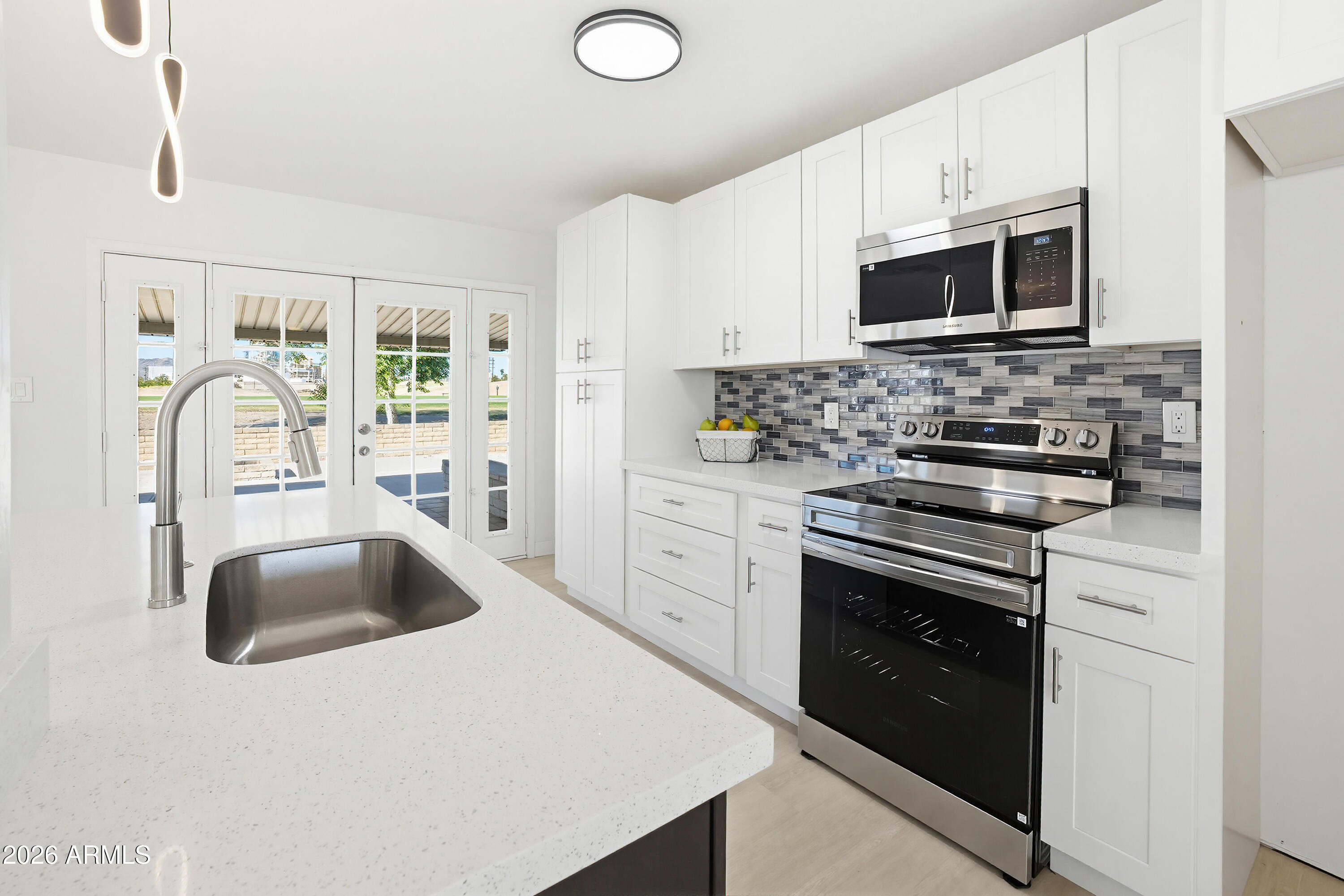 7100 South La Rosa Drive Tempe, AZ 85283 - Photo 16 of 45 Pretty Chef's kitchen