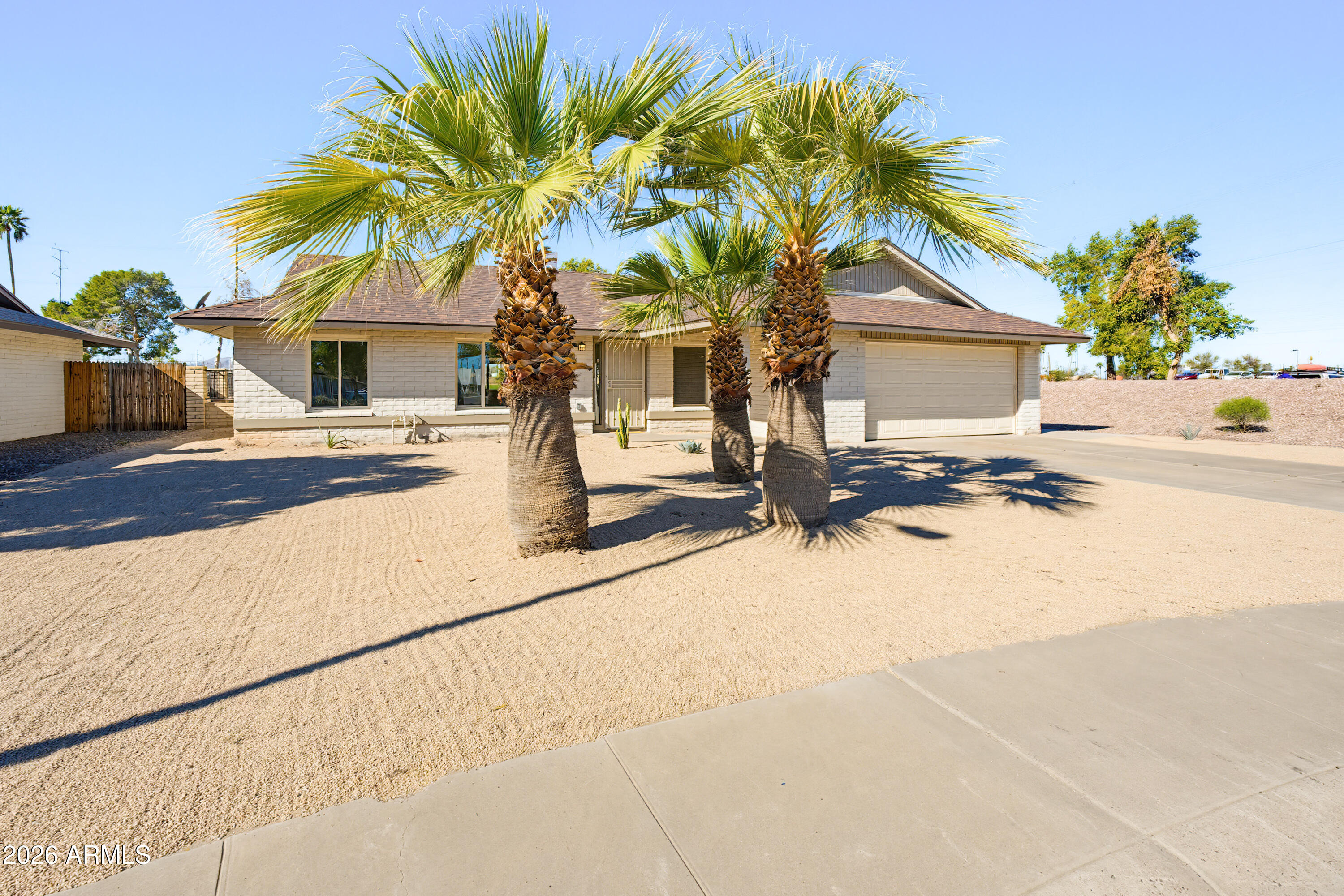 7100 South La Rosa Drive Tempe, AZ 85283 - Photo 7 of 45 Chic Desert Landscaping