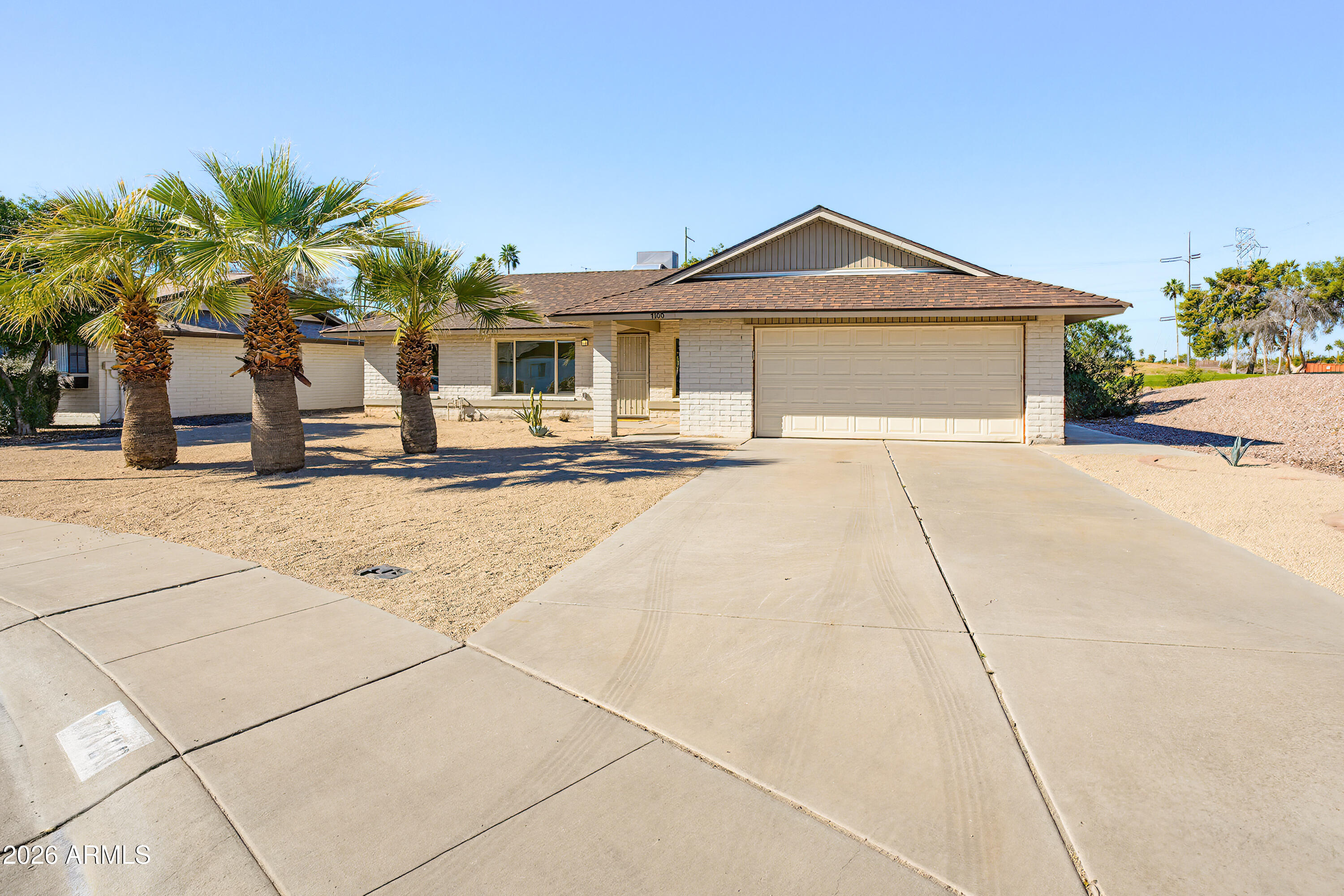7100 South La Rosa Drive Tempe, AZ 85283 - Photo 8 of 45 Dramatic Driveway